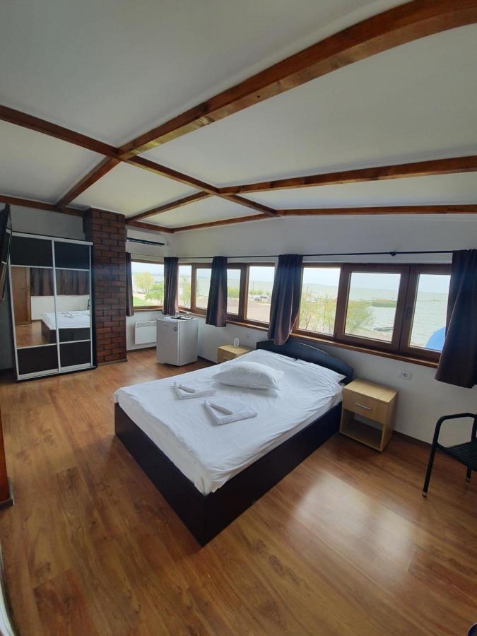 Lake View Hotel Sarichioi Eksteriør billede